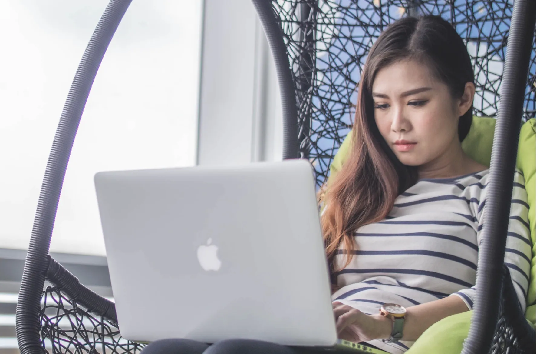 What do hiring managers look for in a portfolio? Photo by Mimi Thian.