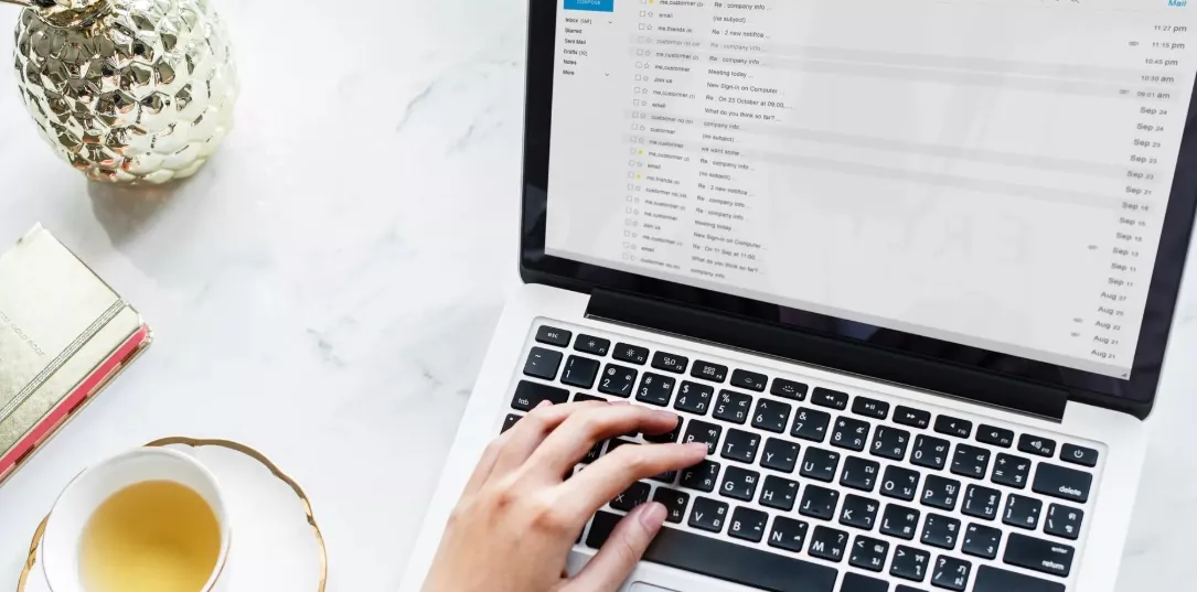 Stand out from the crowd of e-mails… Credits